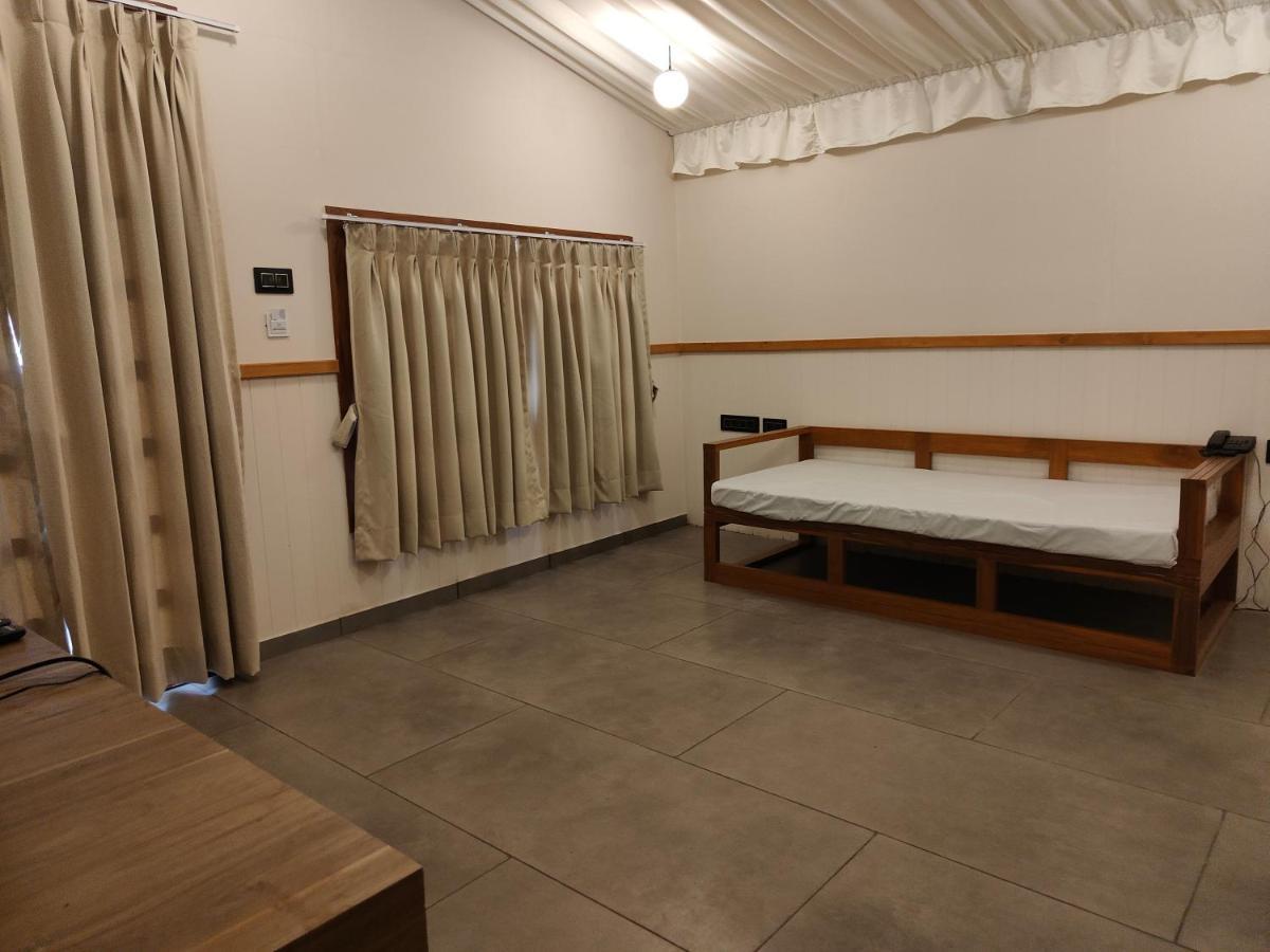 Nirvana Resort And Restaurant Garudeshwar Екстериор снимка